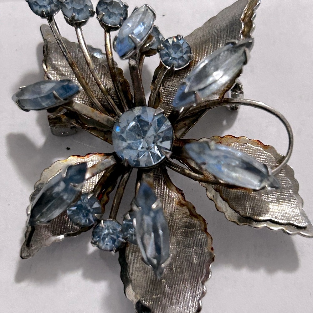 Elegant Vintage Silver and Blue Crystal Flower Brooch